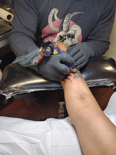 Tattoo Shop «Gold Coast Tattoo Studio», reviews and photos, 639 Lighthouse Ave, Monterey, CA 93940, USA
