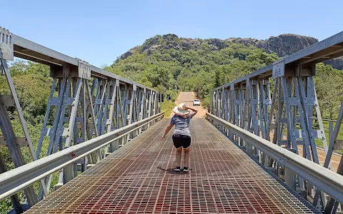 Puente De Metal De Tobati image