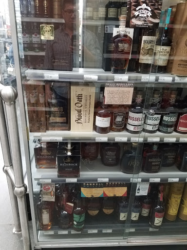 Liquor Store «Bayway World of Liquors», reviews and photos, 639 Bayway, Elizabeth, NJ 07202, USA