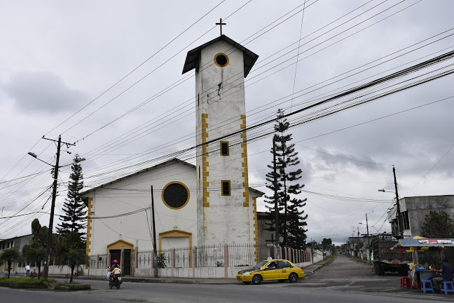 Opiniones de Iglesia Católica San Nicolás de Myra (Santa Martha) en Santo Domingo de los Colorados - Iglesia