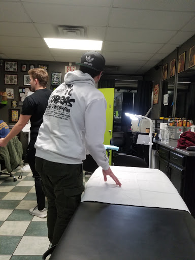 Tattoo Shop «Paper City Tattoo», reviews and photos, 1735 Northampton St, Holyoke, MA 01040, USA