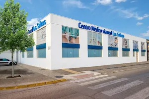 Centro Médico Viamed Las Salinas image