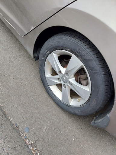 Auto Parts Store «Pep Boys Auto Parts & Service», reviews and photos, 2301 Dixwell Ave, Hamden, CT 06514, USA