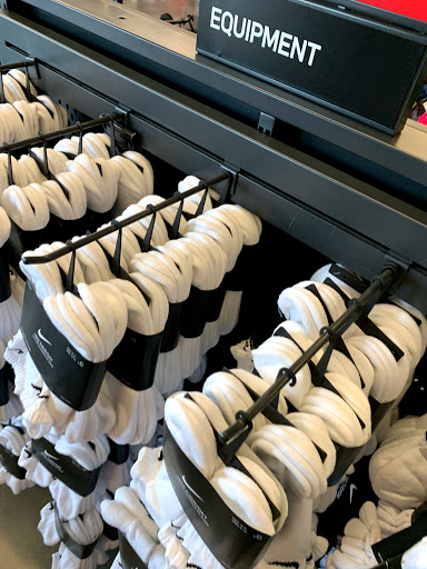 Sporting Goods Store «Nike Factory Store», reviews and photos, 810 Bergen Town Center #37, Paramus, NJ 07652, USA