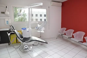 Dr Vernet Fabrice Dentiste - Montpellier - Implant dentaire Parodontie Prothèse dentaire Esthétique dentaire image