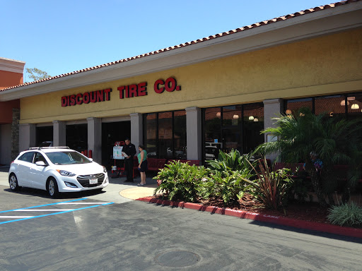 Tire Shop «Discount Tire», reviews and photos, 685 San Rodolfo Dr, Solana Beach, CA 92075, USA