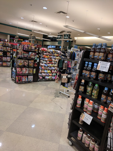 Grocery Store «Hen House #31», reviews and photos, 5800 Antioch Rd, Merriam, KS 66202, USA