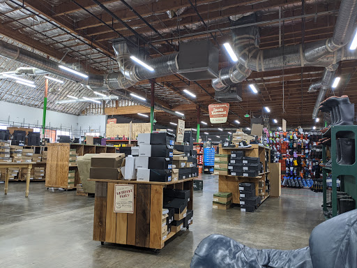 Sporting Goods Store «Sports Basement San Ramon», reviews and photos, 1041 Market Pl, San Ramon, CA 94583, USA