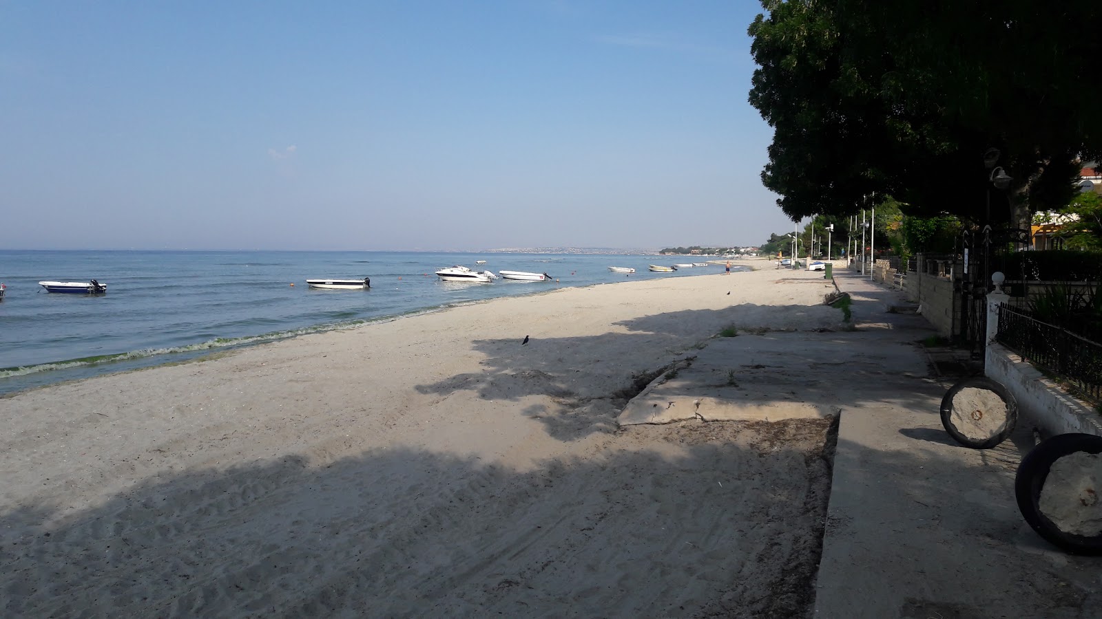 Foto di Ataturk Parki beach con sporca livello di pulizia
