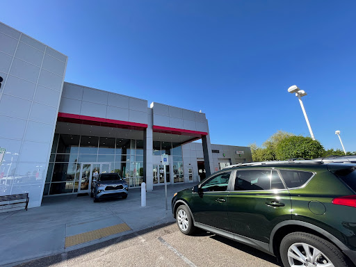 Toyota Dealer «Larry H. Miller Toyota Peoria», reviews and photos, 8633 W Bell Rd, Peoria, AZ 85382, USA