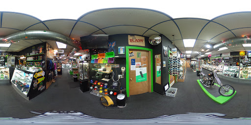 Tobacco Shop «Knuckleheads Tobacco & Gifts», reviews and photos, 550 State St, Madison, WI 53703, USA