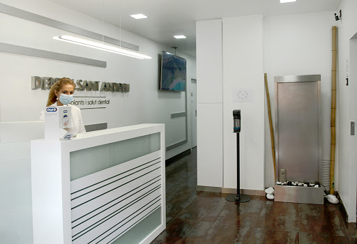 CLÍNICA DENTAL SANT ANDREU DE LA BARCA| Dentista especialista en implantología. en Sant Andreu de la Barca, Barcelona