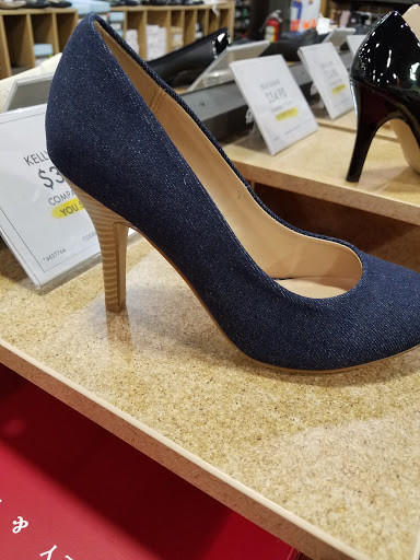 Shoe Store «DSW Designer Shoe Warehouse», reviews and photos, 3665 Washtenaw Ave, Ann Arbor, MI 48104, USA