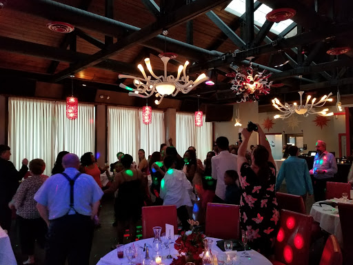 Steak House «Cast Iron Chop House», reviews and photos, 6540 Main St, Trumbull, CT 06611, USA