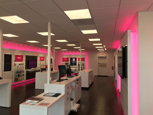 Cell Phone Store «T-Mobile», reviews and photos, 1918 Main St, Sumner, WA 98390, USA