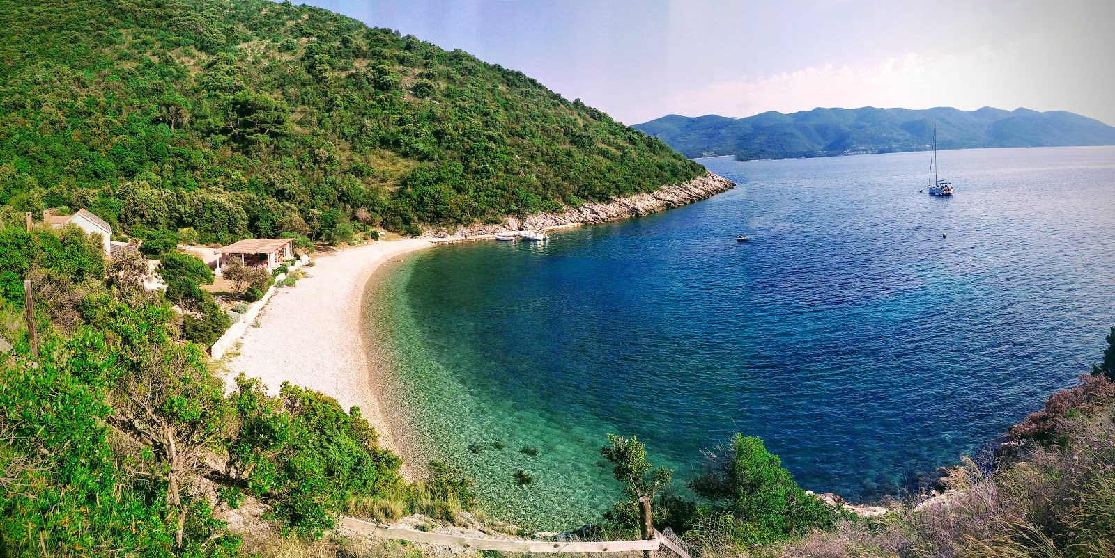 Foto van Estravaganca beach met turquoise puur water oppervlakte