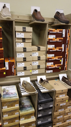 Shoe Store «DSW Designer Shoe Warehouse», reviews and photos, 17158 Redmond Way, Redmond, WA 98052, USA