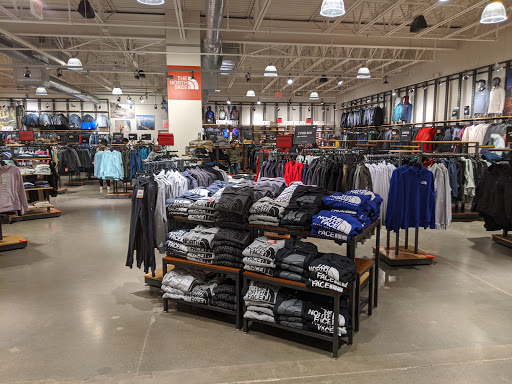 Clothing Store «The North Face Outlet», reviews and photos, 127 Premium Outlets Dr #633, Monroe, OH 45050, USA
