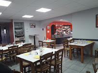 Atmosphère du Restaurant Auberge Le 1013 - Chez virginie à Chabreloche - n°2
