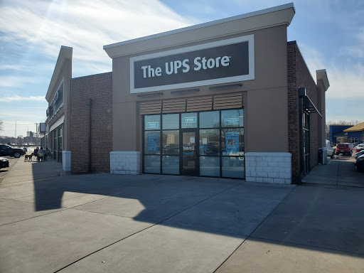 Shipping and Mailing Service «The UPS Store», reviews and photos, 2355 Fairview Ave N, Roseville, MN 55113, USA