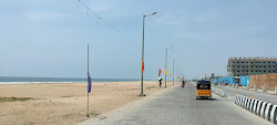 Foto af Patinapakkam Beach og bosættelsen