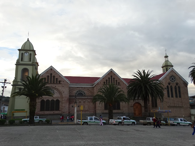 Opiniones de Iglesia Católica Matriz Santiago de Gualaceo en Gualaceo - Arquitecto