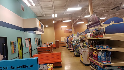 Pet Supply Store «PetSmart», reviews and photos, 700 N Milwaukee Ave, Vernon Hills, IL 60061, USA