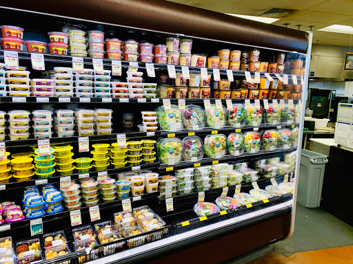 Grocery Store «Fresh Thyme Farmers Market - Milwaukee», reviews and photos, 470 E Pleasant St, Milwaukee, WI 53202, USA