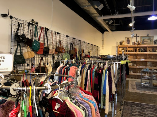 Thrift Store «Pennywise Thrift Shop», reviews and photos, 144 Church St NE, Vienna, VA 22180, USA