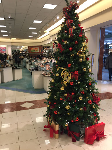 Department Store «Von Maur», reviews and photos, 4444 1st Ave NE, Cedar Rapids, IA 52402, USA