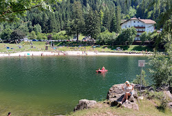 Spiaggia Lago delle Piazze'in fotoğrafı imkanlar alanı