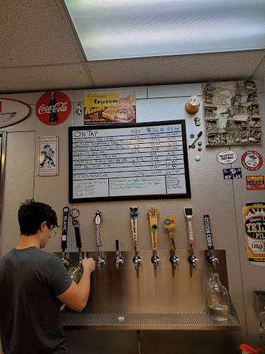 Liquor Store «North Country Wine & Spirits», reviews and photos, 299 N Country Rd, Sound Beach, NY 11789, USA