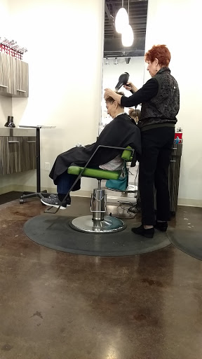 Hair Salon «Lunatic Fringe Salon Sharonville», reviews and photos, 11051 Reading Rd, Sharonville, OH 45241, USA