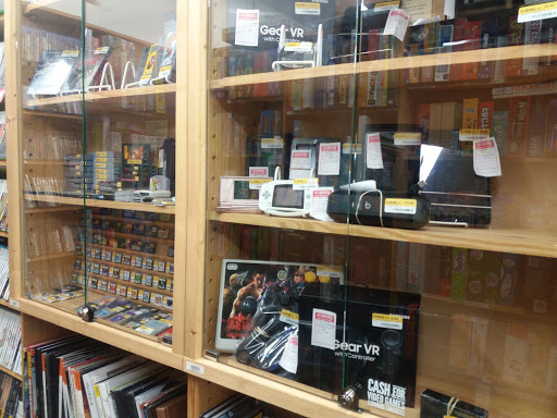 Book Store «Half Price Books», reviews and photos, 1328 Butterfield Rd, Downers Grove, IL 60515, USA