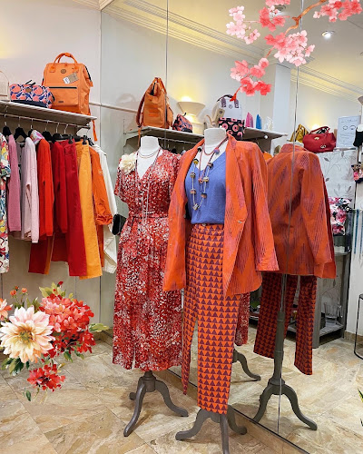 Magasin de vêtements pour femmes Balian Versailles