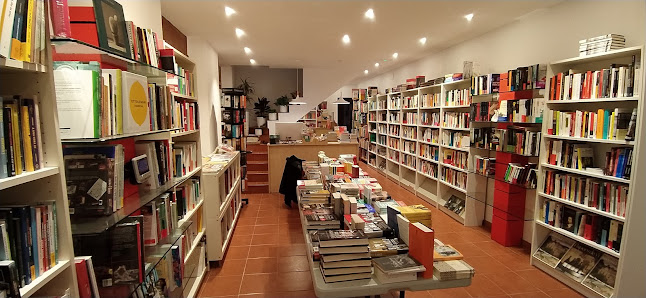 Librería QuatreCincU Carrer del Mig, 36, 08328 Alella, Barcelona, España