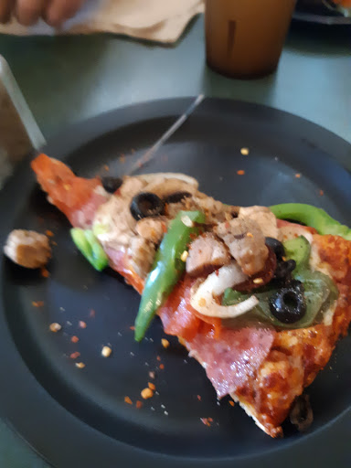 Pizza Restaurant «Round Table Pizza», reviews and photos, 1400 W Campbell Ave, Campbell, CA 95008, USA