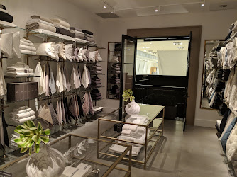 RH Toronto | The Gallery at Yorkdale