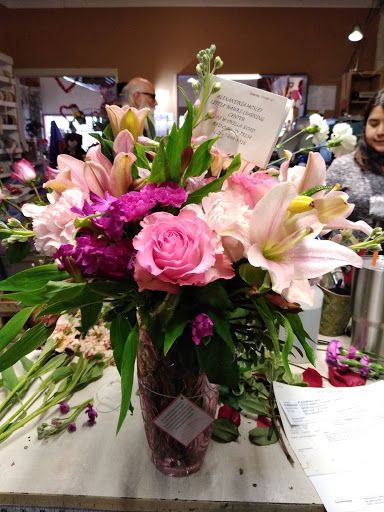 Florist «Metro Florist & Gifts», reviews and photos, 216 W 6th St, Ferris, TX 75125, USA