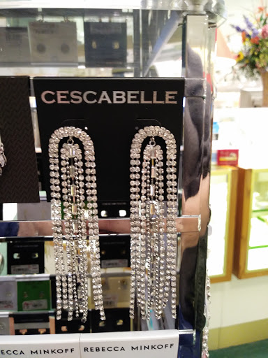 Department Store «Von Maur», reviews and photos, 7700 E Kellogg Dr N, Wichita, KS 67207, USA