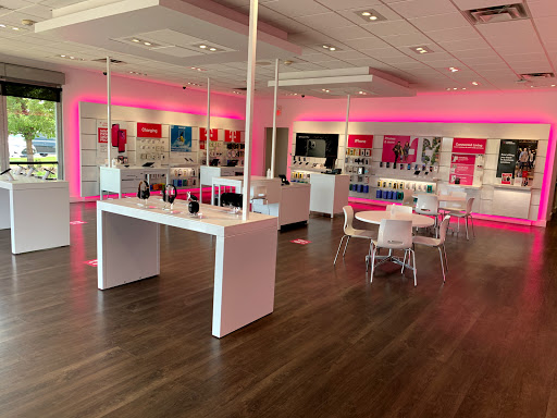 Cell Phone Store «T-Mobile», reviews and photos, 5455 Wadsworth Bypass, Arvada, CO 80002, USA