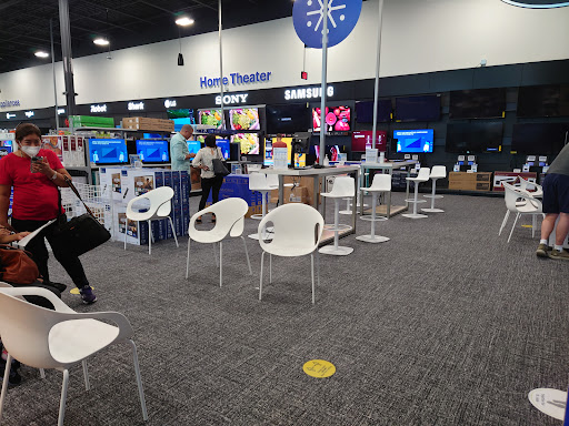 Electronics Store «Best Buy», reviews and photos, 4601 E Colonial Dr, Orlando, FL 32803, USA