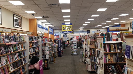 Book Store «Books-A-Million», reviews and photos, 17301 Valley Mall Rd #594, Hagerstown, MD 21740, USA