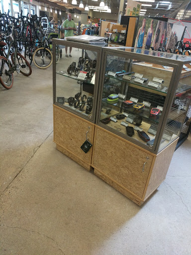 Camping Store «REI», reviews and photos, 1955 County Road B2 W, Roseville, MN 55113, USA