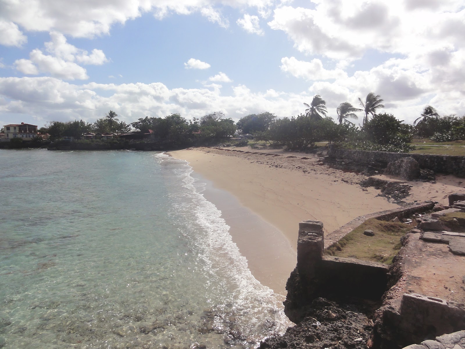 Φωτογραφία του Playa Don Lino II με τυρκουάζ νερό επιφάνεια