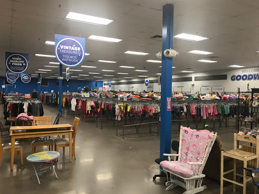 Thrift Store «35th Ave & Southern Goodwill Retail Store & Donation Center», reviews and photos, 3636 W Southern Ave, Phoenix, AZ 85041, USA