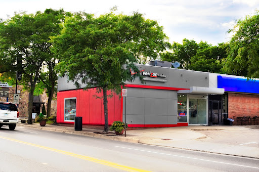 Cell Phone Store «Verizon Wireless - 50th & France», reviews and photos, 3724 W 50th St, Minneapolis, MN 55410, USA