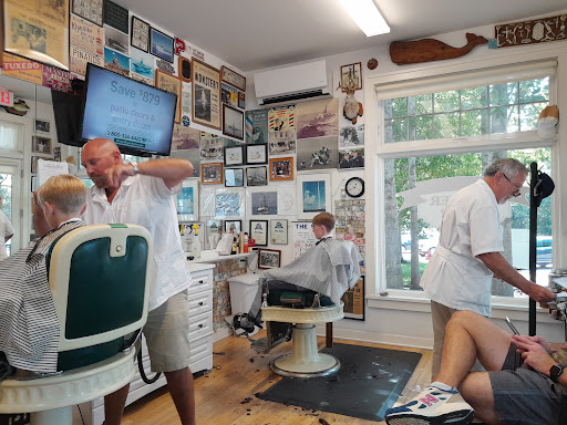 Barber Shop «Vinnie and Nicks Barber Shop», reviews and photos, 4 Amagansett Square, Amagansett, NY 11930, USA