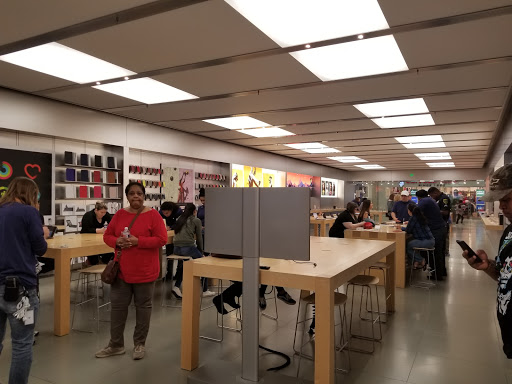 Computer Store «Apple Willowbrook Mall», reviews and photos, 2000 Willowbrook Dr, Houston, TX 77064, USA