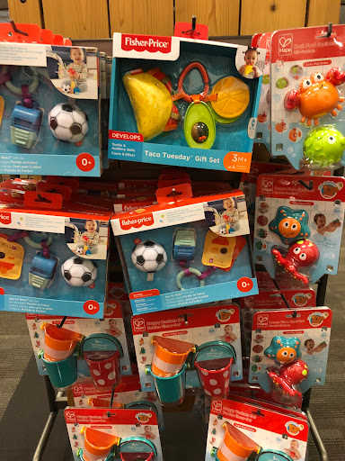 Shoe Store «DSW Designer Shoe Warehouse», reviews and photos, 7321 Lake St, River Forest, IL 60305, USA